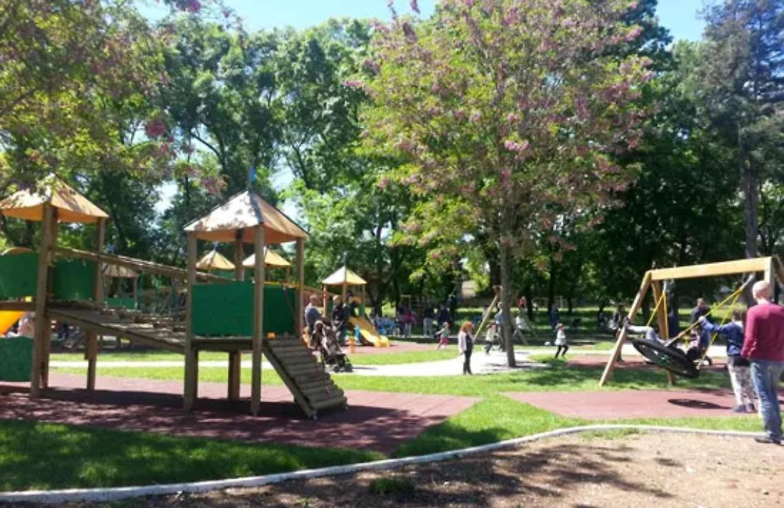 &laquo;Impensabile costruire un muro a ridosso di un centro sociale&raquo;