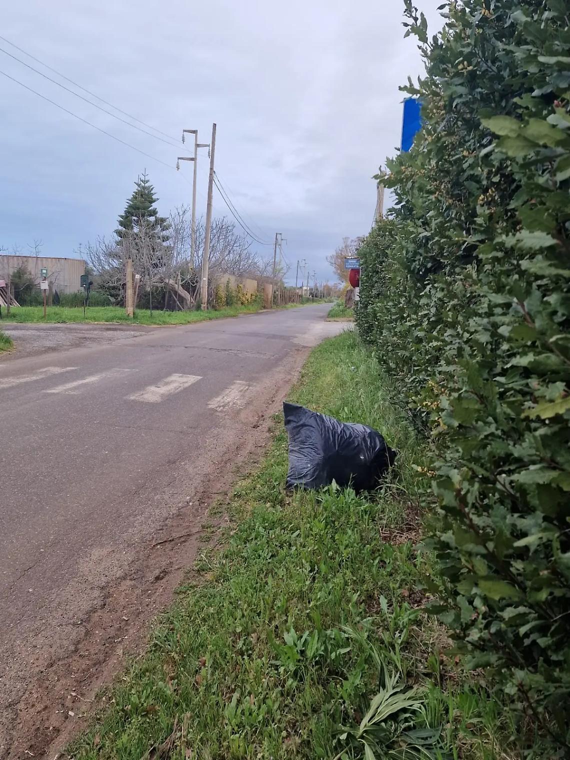 Via Antica Aurelia presa di mira dagli incivili