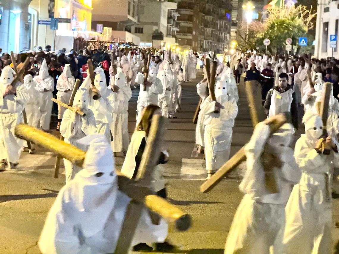 Grande partecipazione per la processione del Cristo Morto &ndash; IL VIDEO