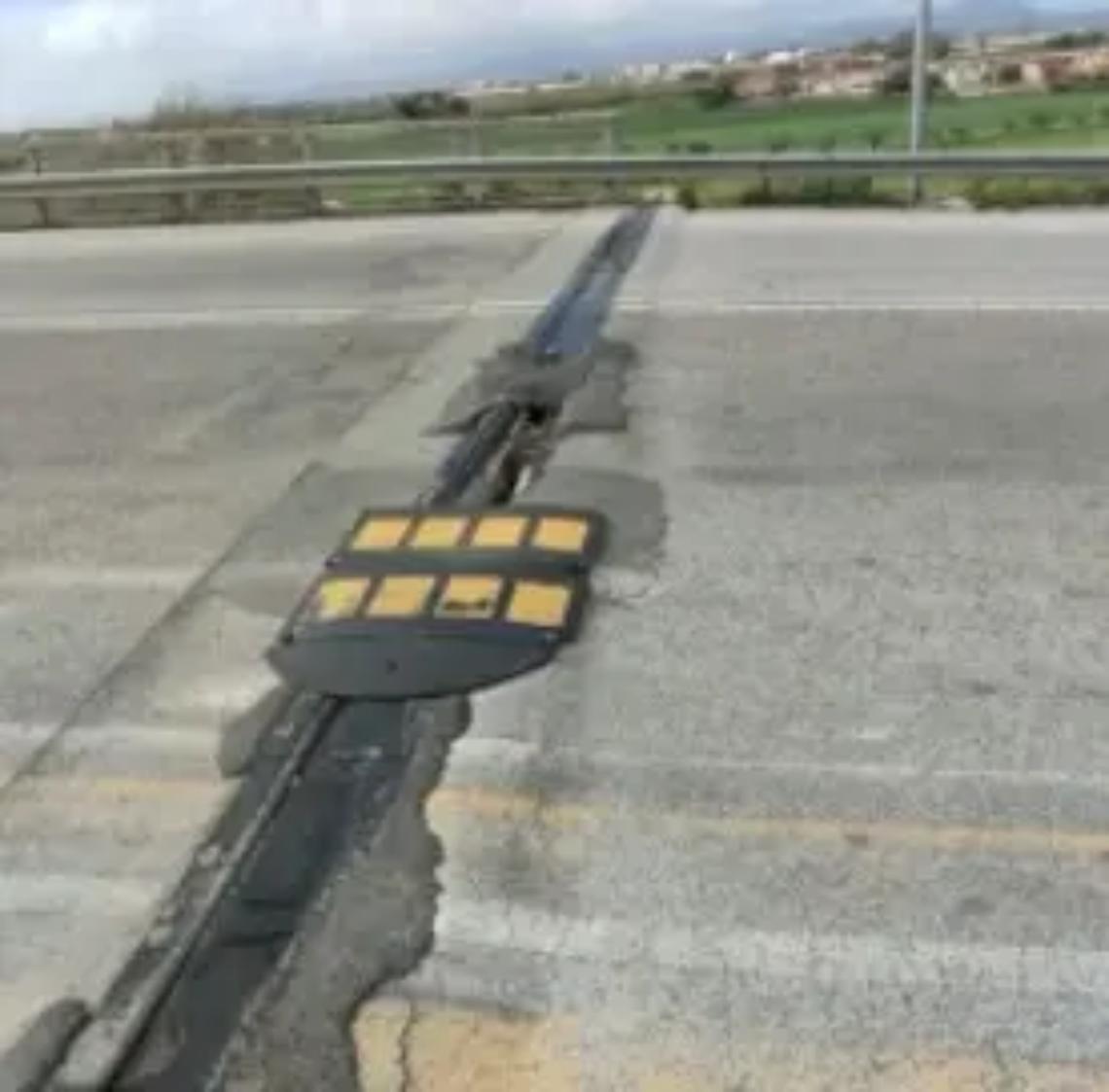 &laquo;I grandi eventi prosciugano il conto corrente del comune mentre la citt&agrave; cade a pezzi&raquo;