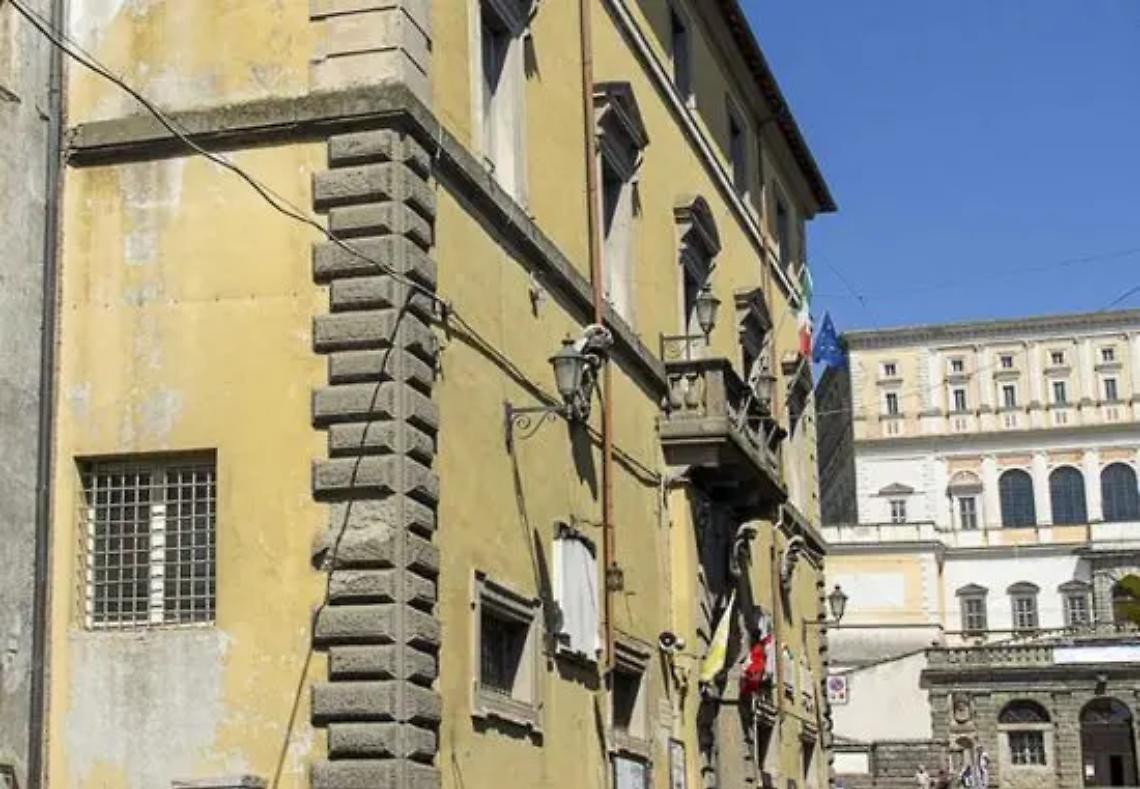 Il Comune dona materiale didattico e giochi alla scuole