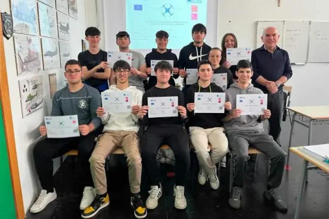 Gli studenti diventano guidatori di droni