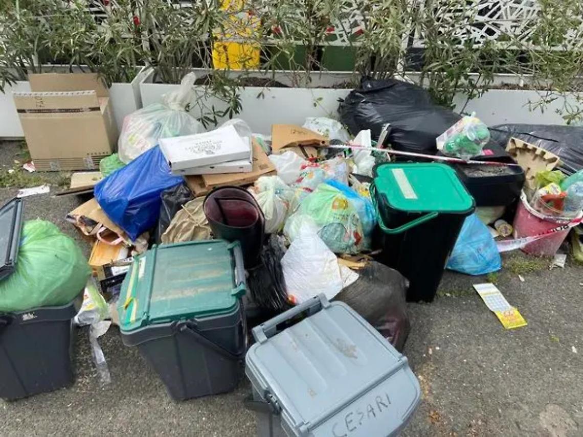 Dopo i rifiuti bruciati anche le discariche