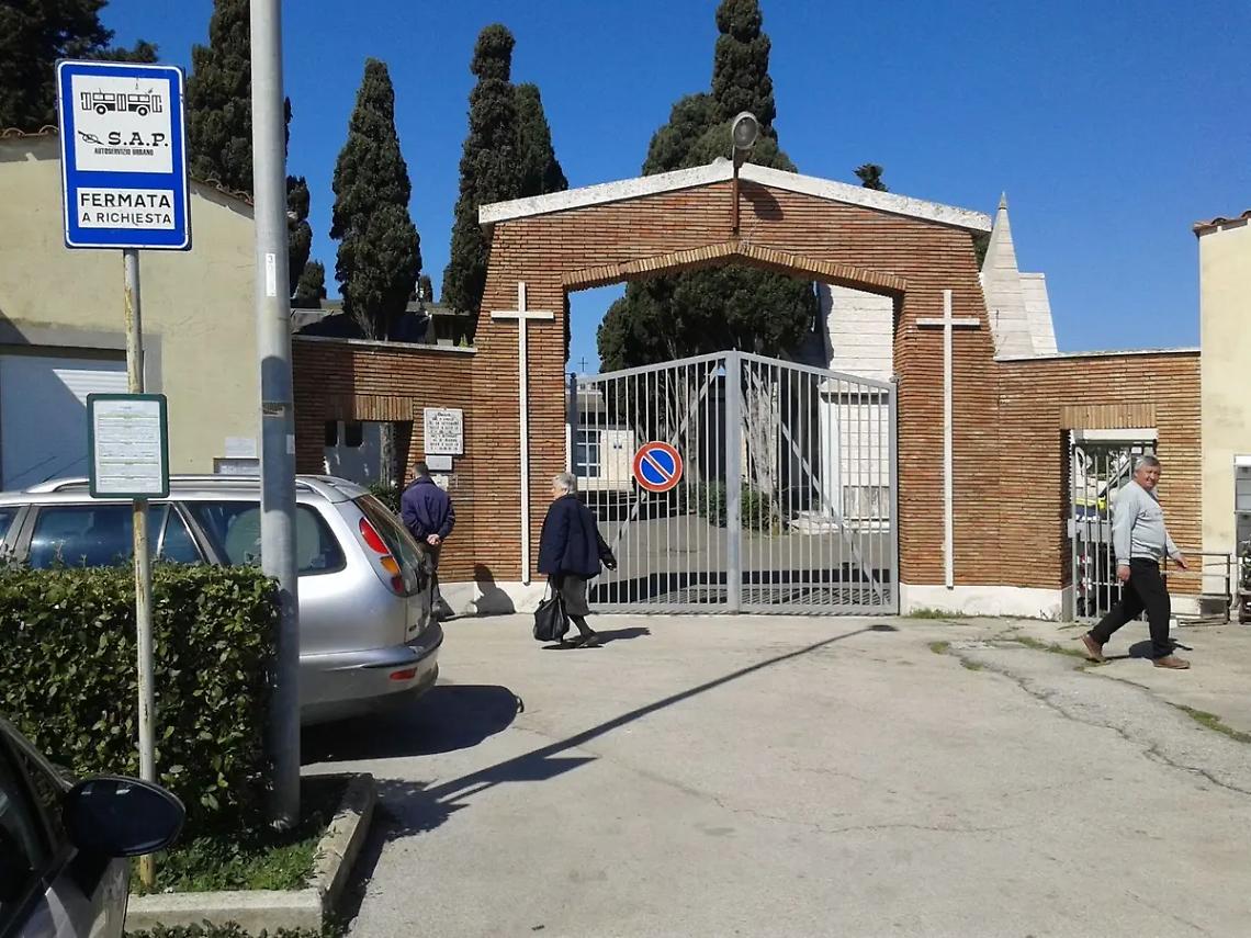 Cimitero, Rifondazione comunista: &laquo;Ingente perdita economica per il Comune&raquo;