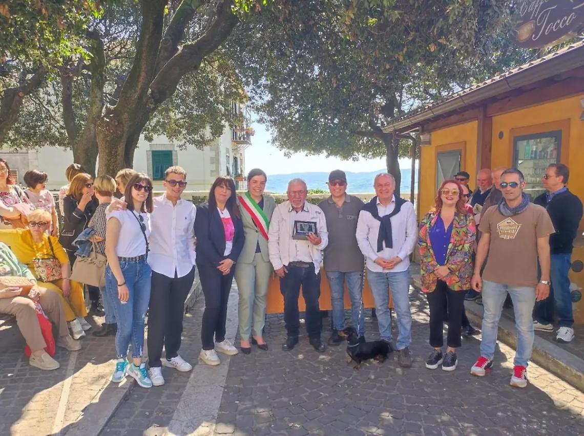 Cerimonia solenne al monumento ai caduti