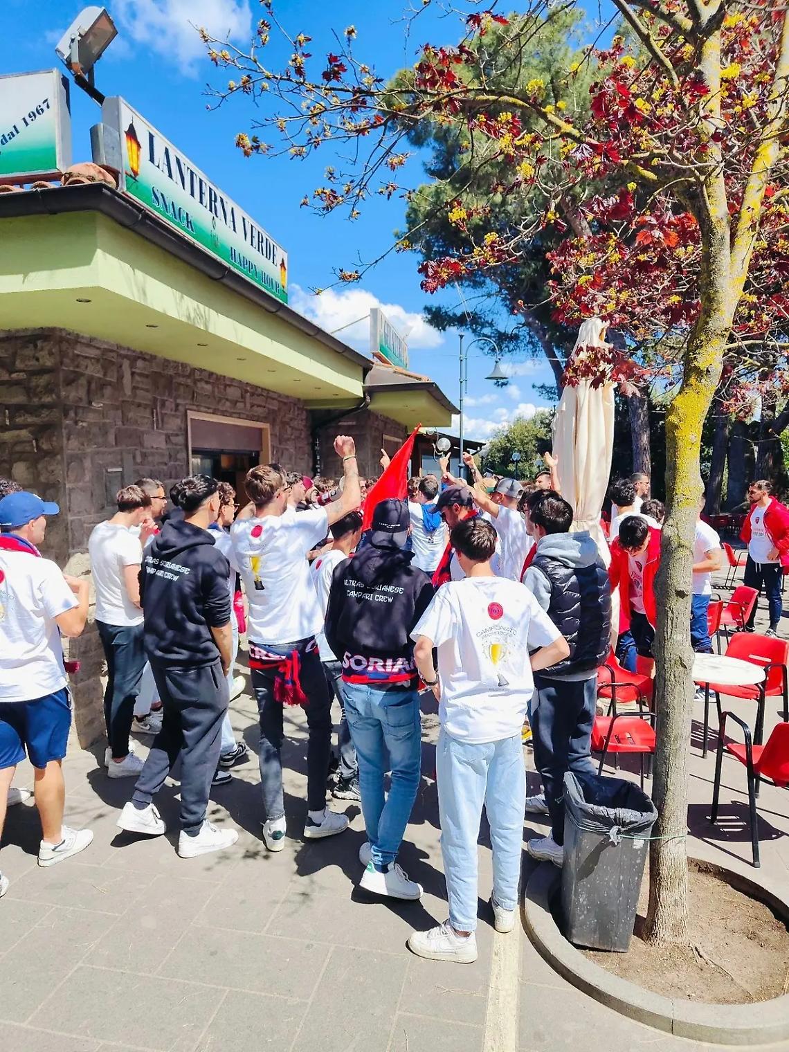 &Egrave; strameritata festa &ldquo;Promozione&rdquo; per la Sorianese superstar in un tripudio di bandiere rossoblu nel blitz vincente e decisivo a Ronciglione