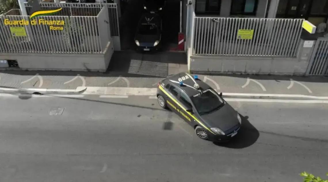 La Finanza scova azienda di bevande con 288 lavoratori in nero