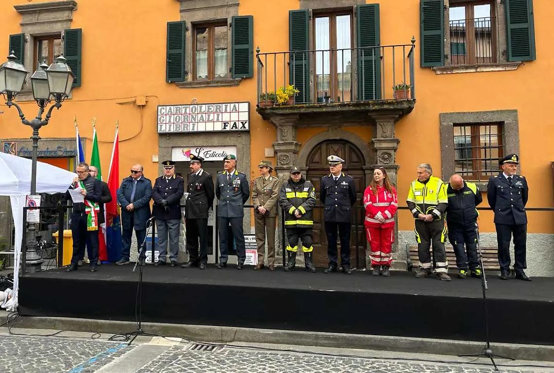 &ldquo;Divertiamoci e impariamo dagli uomini in divisa&rdquo;