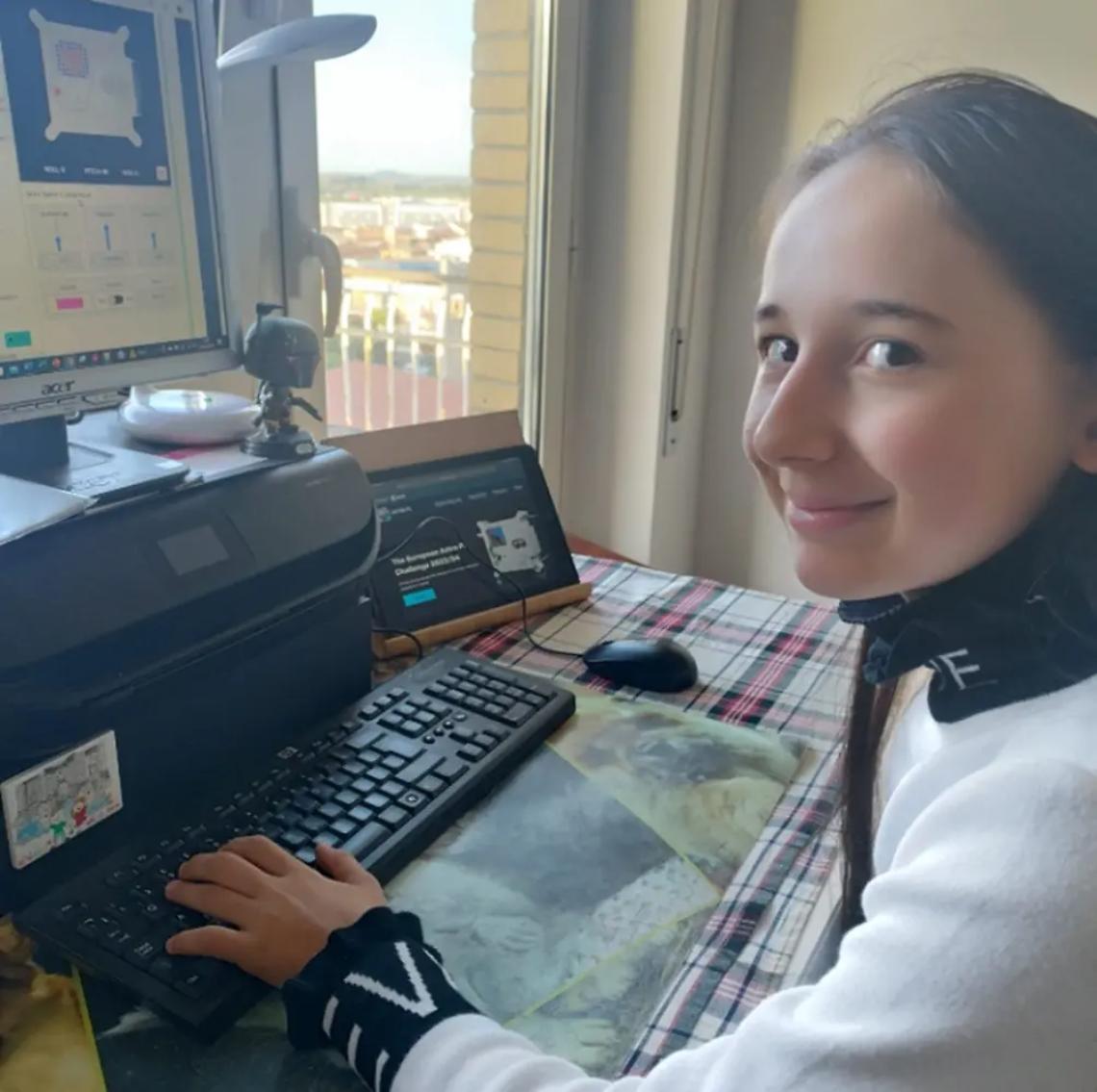 La piccola Giulia Aurora &ldquo;vola&rdquo; nello spazio