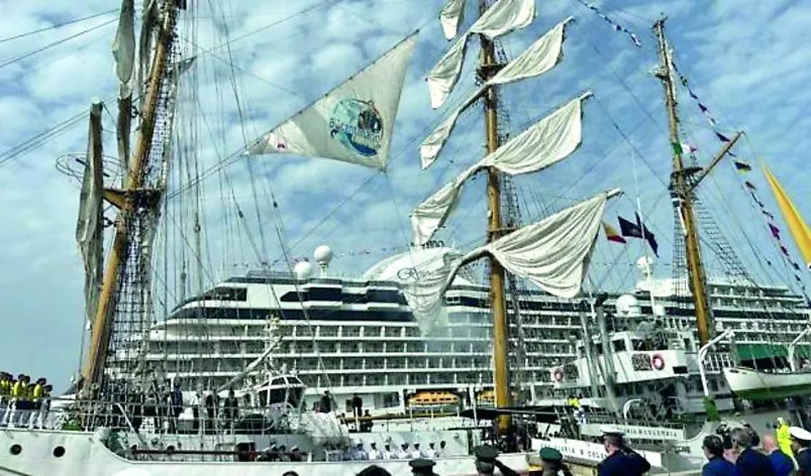 Al porto di Civitavecchia &egrave; arrivata la nave ammiraglia &ldquo;ARC Gloria&rdquo;