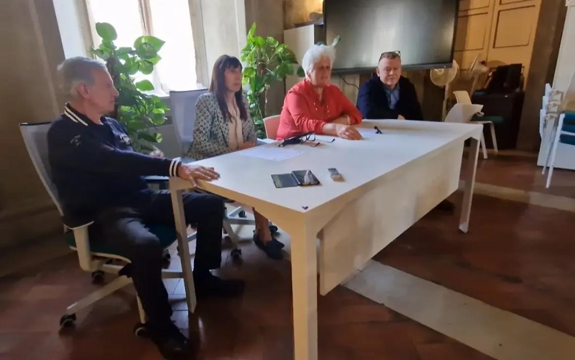 Tutti &ldquo;a cena con i fiori&rdquo; all&rsquo;ex Eca