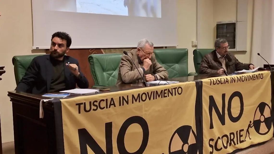 &laquo;Le bandiere non bastano, serve il popolo in piazza&raquo;