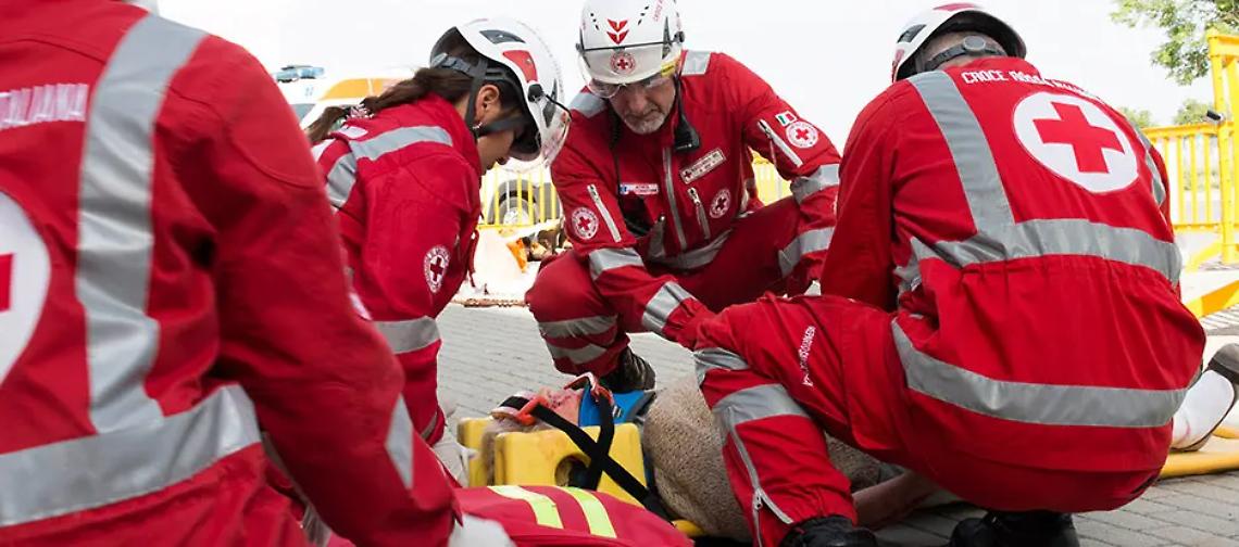 La citt&agrave; celebra la Croce Rossa