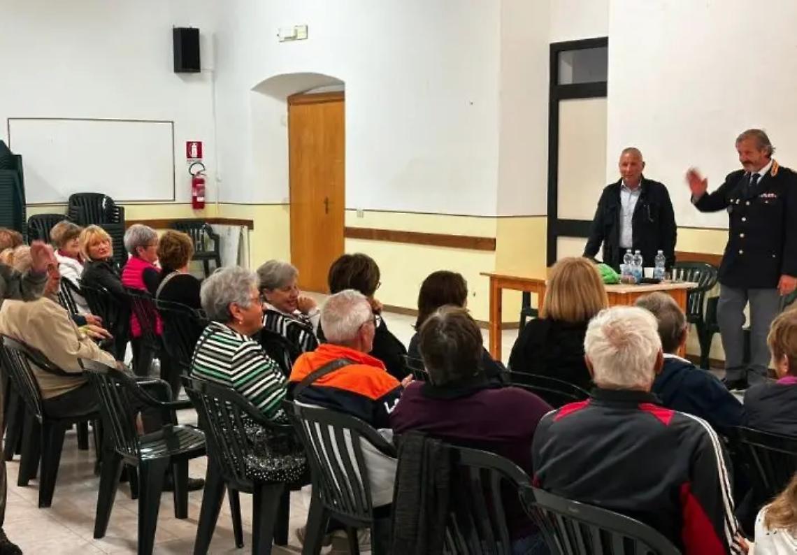 Tarquinia, truffe agli anziani: incontro con la Polizia per imparare ad evitarle
