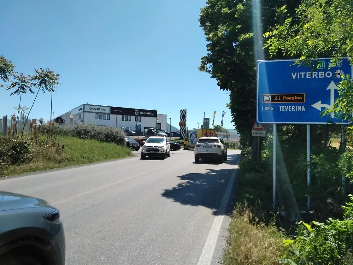 Rotonda di San Lazzaro, nuova segnaletica per alleggerire il traffico