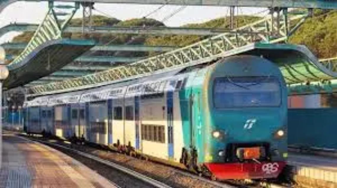 Muore travolto dal treno, tragedia a Santa Severa