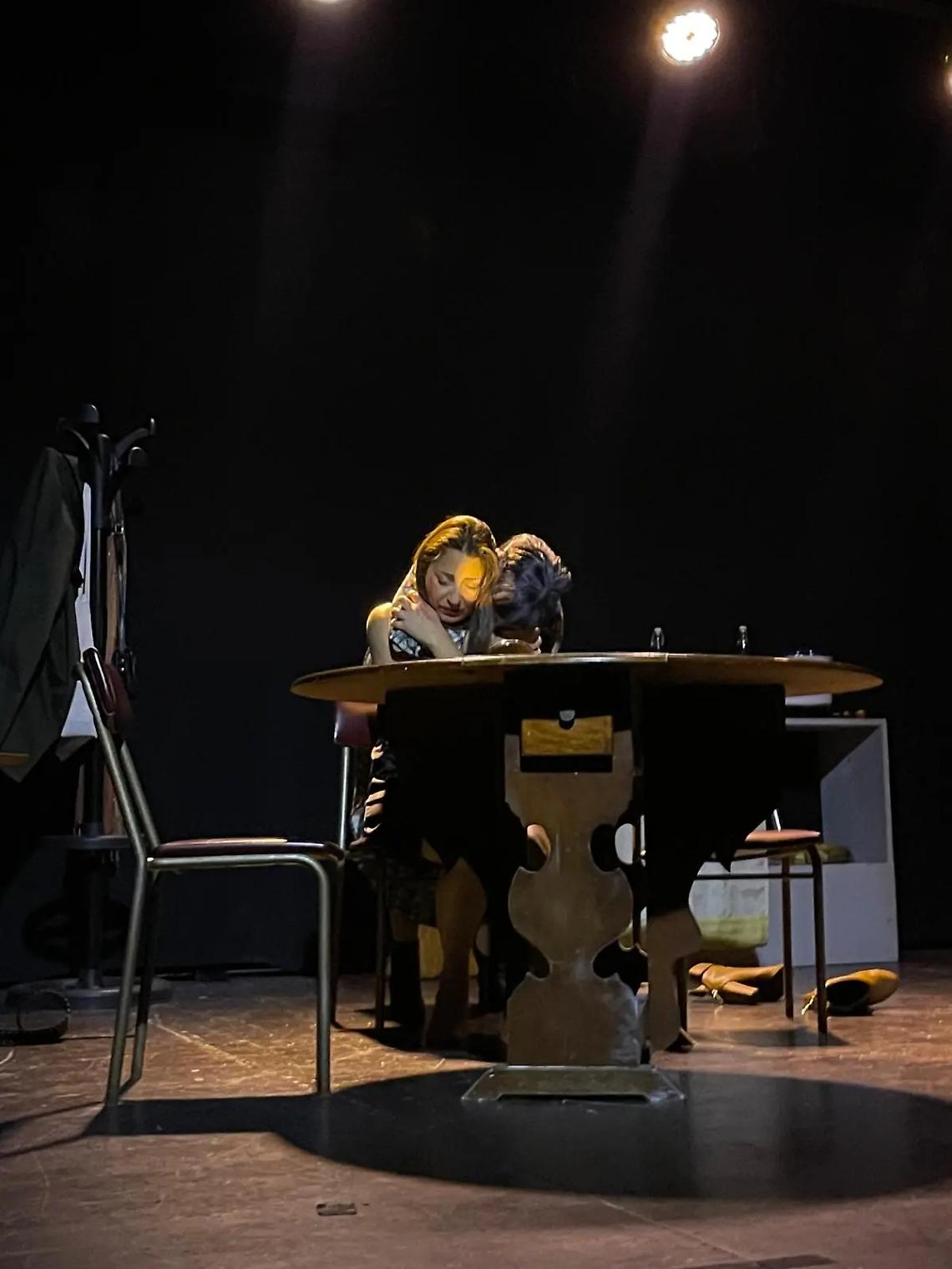 Mela, irriverente sorpresa al Granari Off