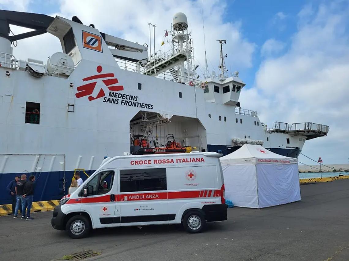 Geo Barents, i 43 migranti sono sbarcati: stanno tutti bene