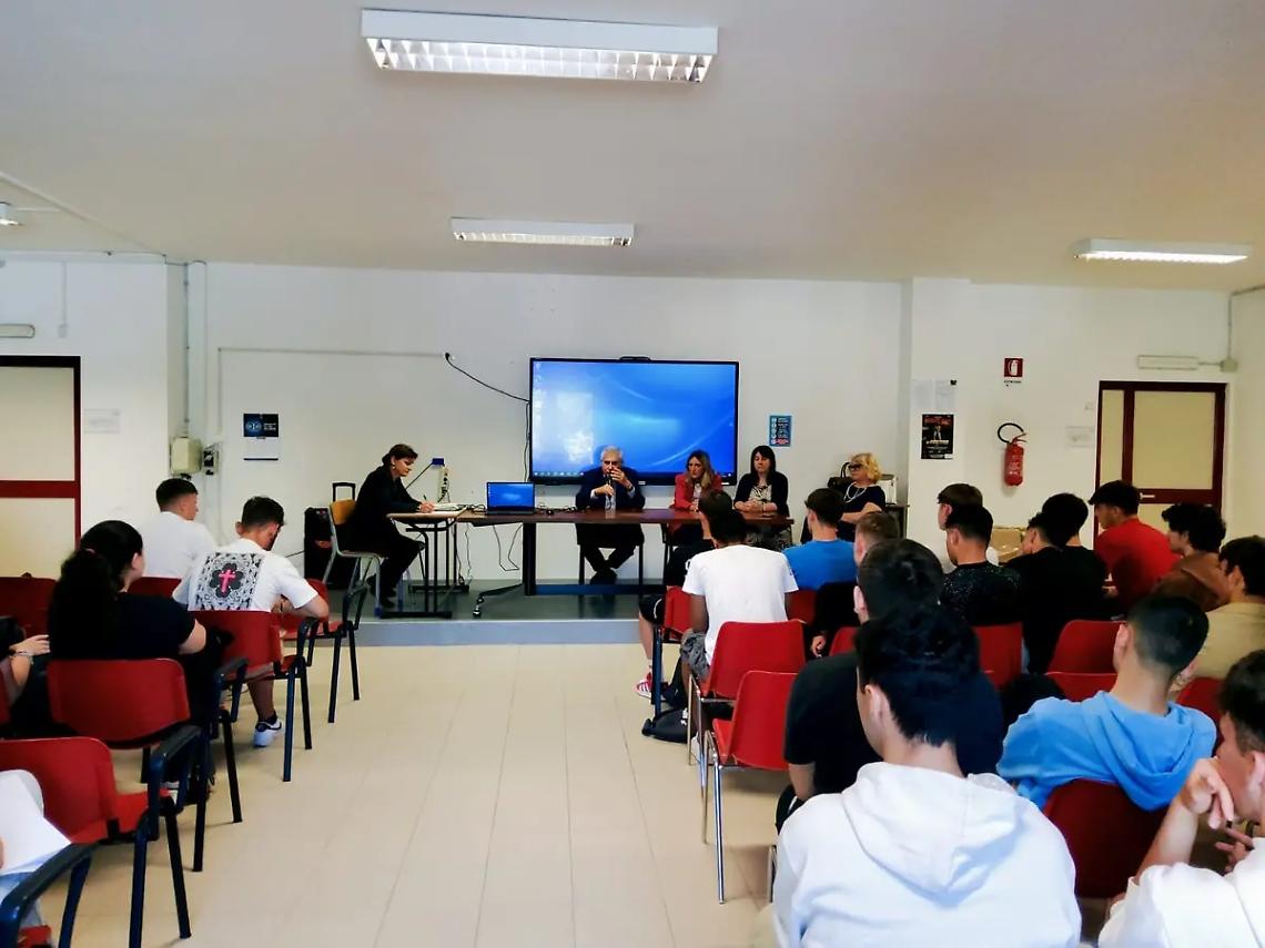 Il giudice Ignazio De Francisci incontra i ragazzi del Di Vittorio