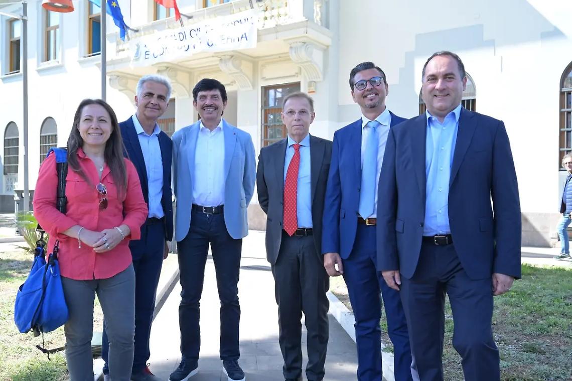 Confronto a sei all&rsquo;aula Calamatta