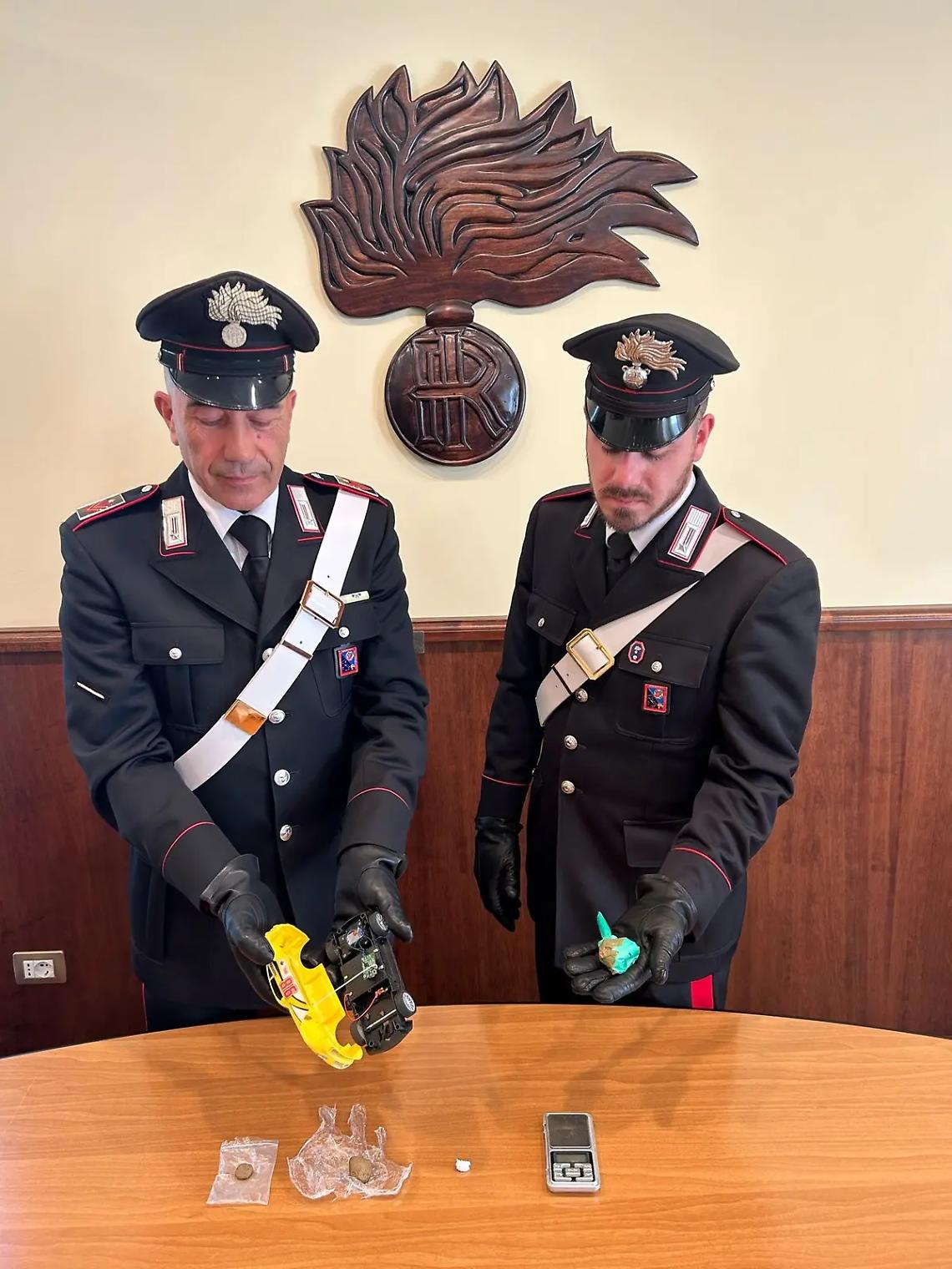 Droga nel giocattolo del figlio, arrestata coppia