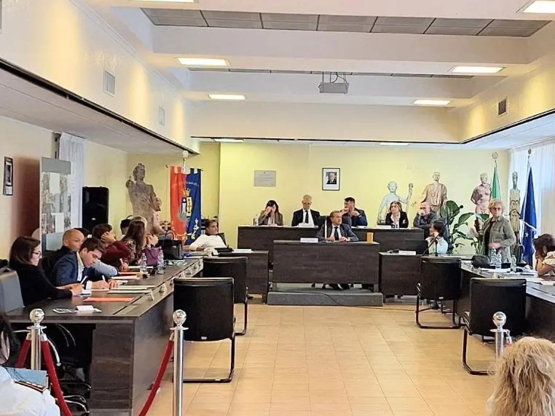 Approvato il regolamento del consiglio comunale: variazioni importanti per l&rsquo;election day