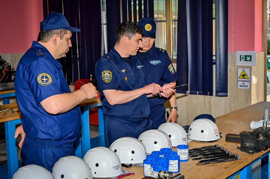 Viterbo: ufficiali uzbeki visitano la Scuola marescialli dell&rsquo;Aeronautica