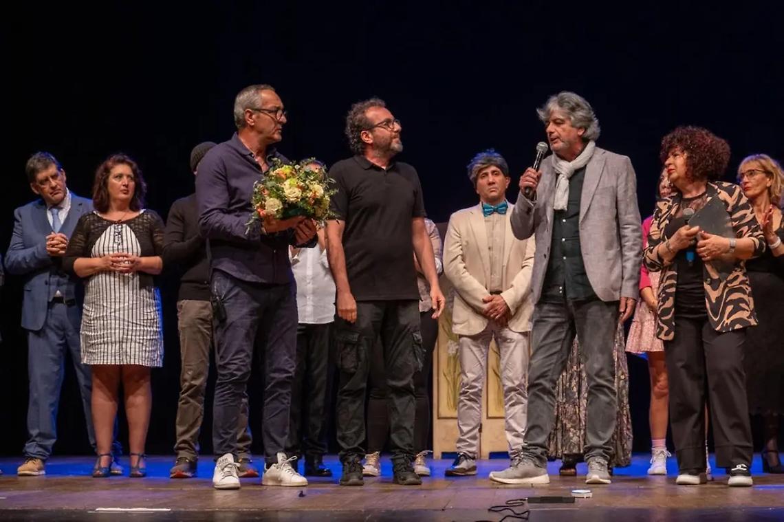 Dal palco di "A Teatro con Noi" ricordato Simone Torroni