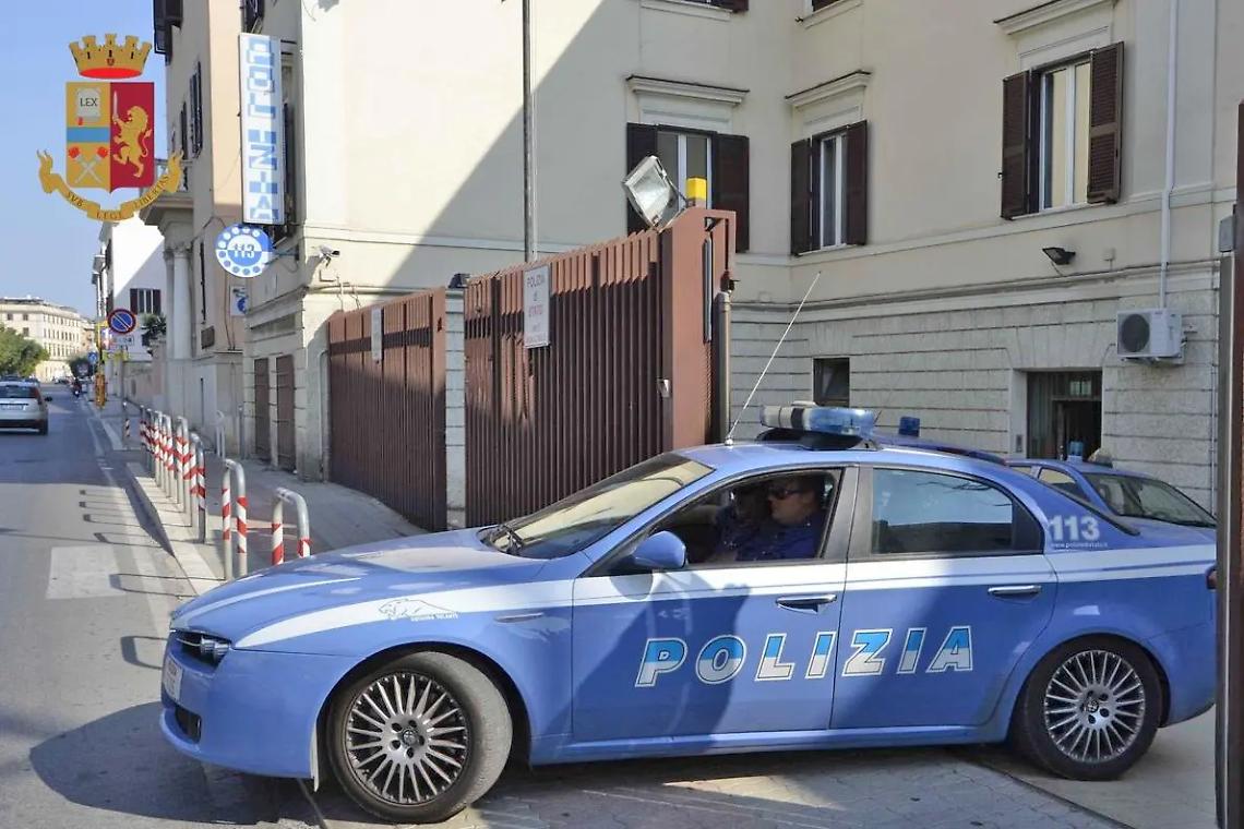 Rapina impropria e resistenza a pubblico ufficiale: due arresti