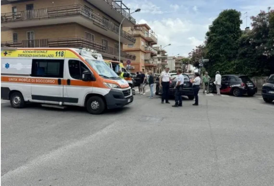 Schianto in centro: due feriti in ospedale