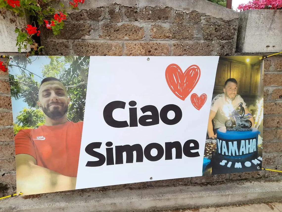 &ldquo;Ciao Simone&rdquo;, lo struggente saluto al fratello di Alessio Torroni, anche lui salito in cielo