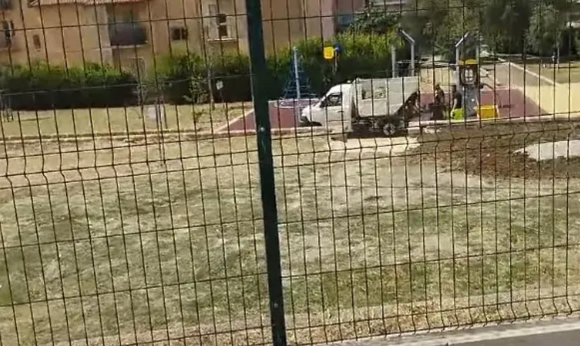 Piovono critiche sul nuovo parco giochi