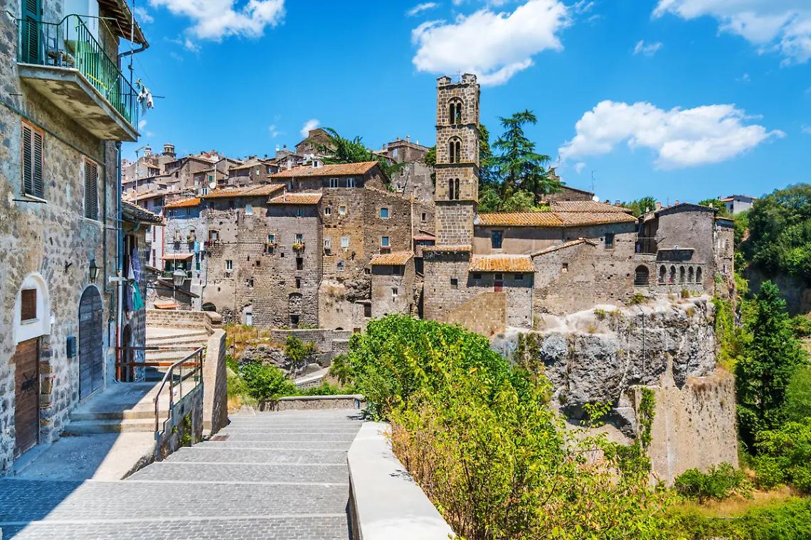 Giornata dell&rsquo;Intercultura: tripudio di colori, suoni e balli nel borgo