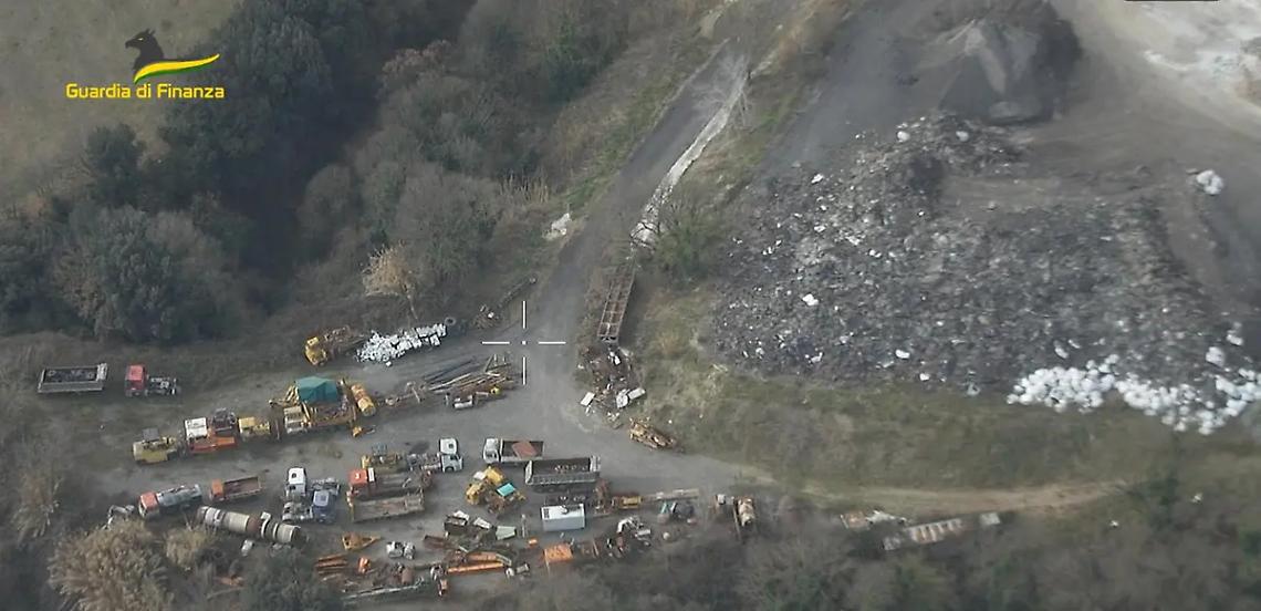 Civita Castellana: sequestrate in una cava 350 tonnellate di rifiuti speciali
