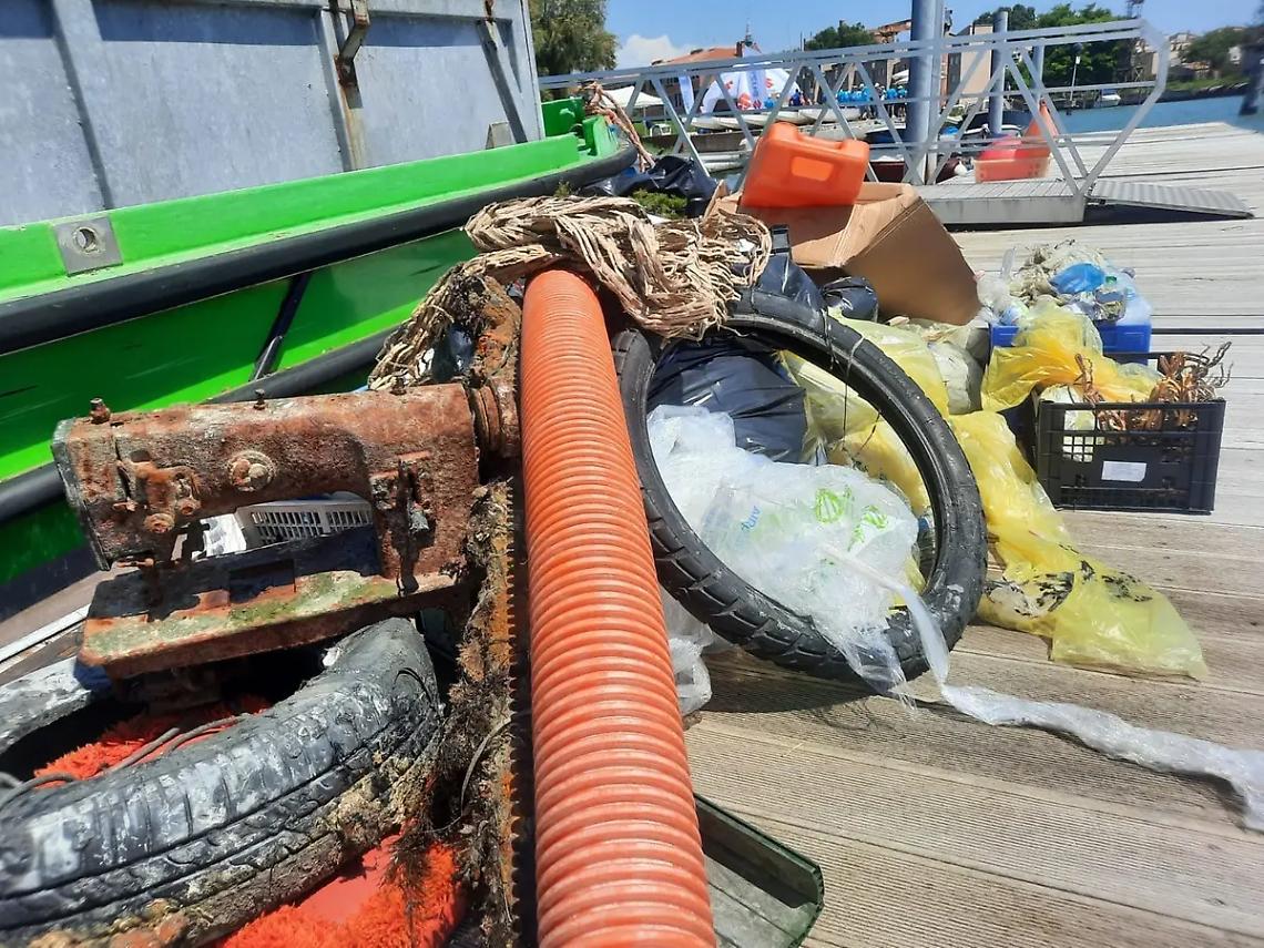 &ldquo;Pulifondali&rdquo; e &ldquo;Pulispiagge&rdquo;, il mare ringrazia: 350 quintali di rifiuti recuperati