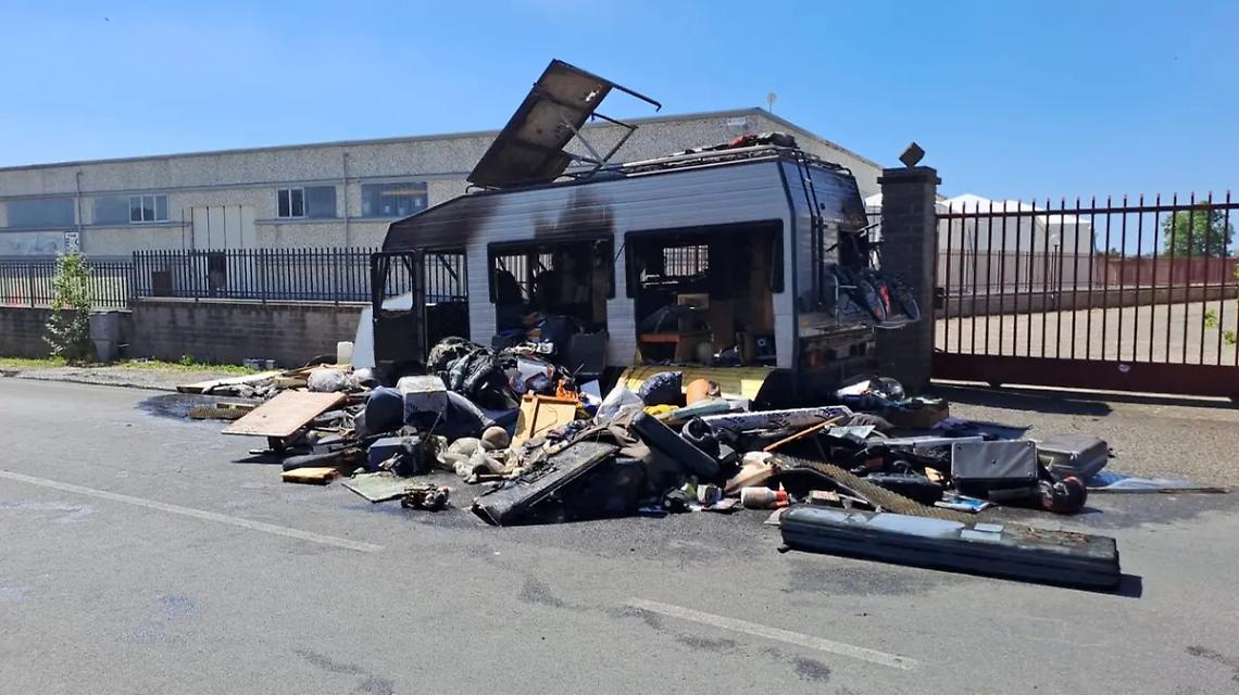 Viterbo: d&agrave; fuoco al camper per evitare un controllo