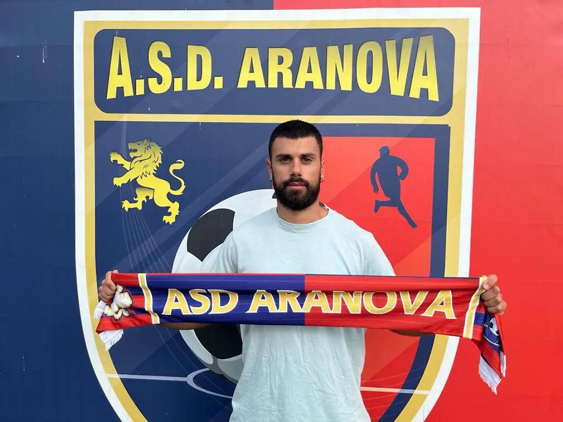 L&rsquo;Aranova riconferma l&rsquo;attaccante Alessio Teti