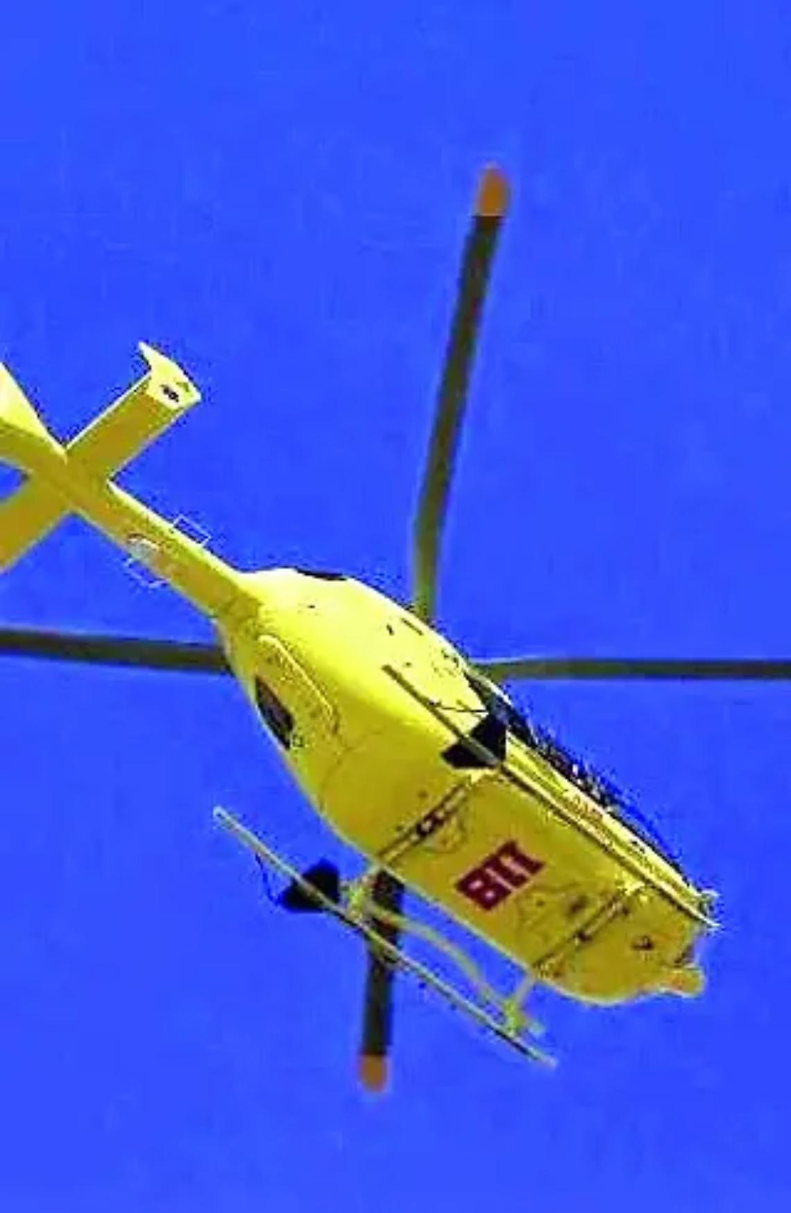 Scontro tra una macchina e un trattore: morta una donna, ferita la figlia