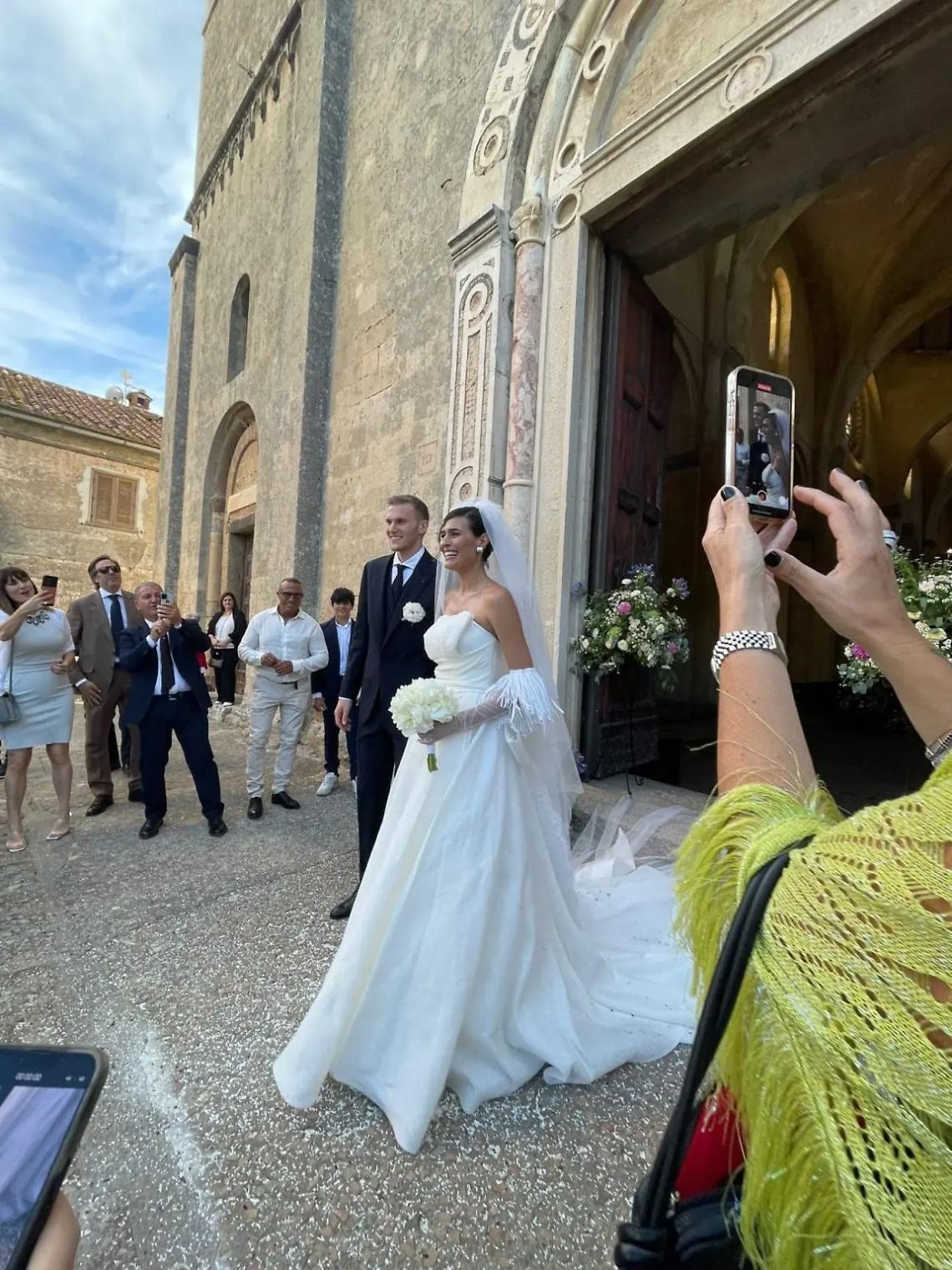 La ex Miss Italia Alice Sabatini sposa a Tarquinia