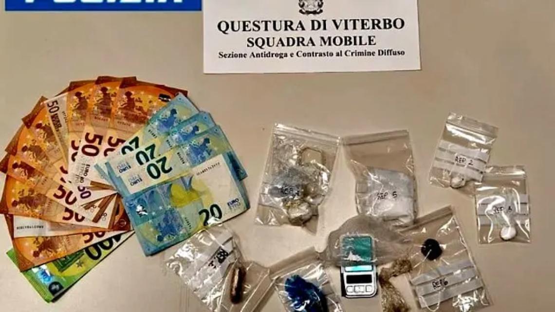 Eroina, hashish e cocaina in casa, 37enne finisce in manette per spaccio