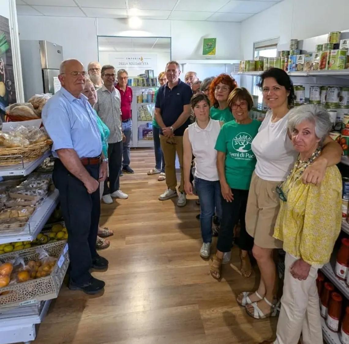 Tarquinia, il sindaco Francesco Sposetti in visita a Semi di pace