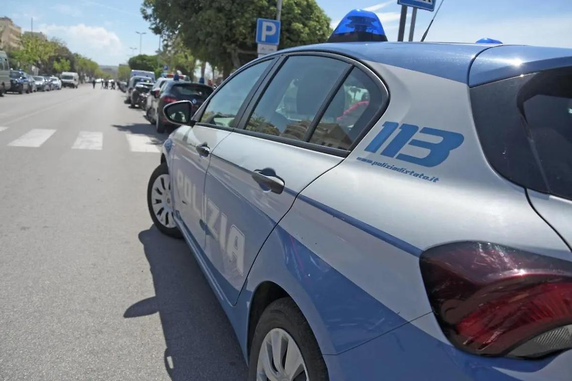 Ferito alla gamba con un coccio di bottiglia