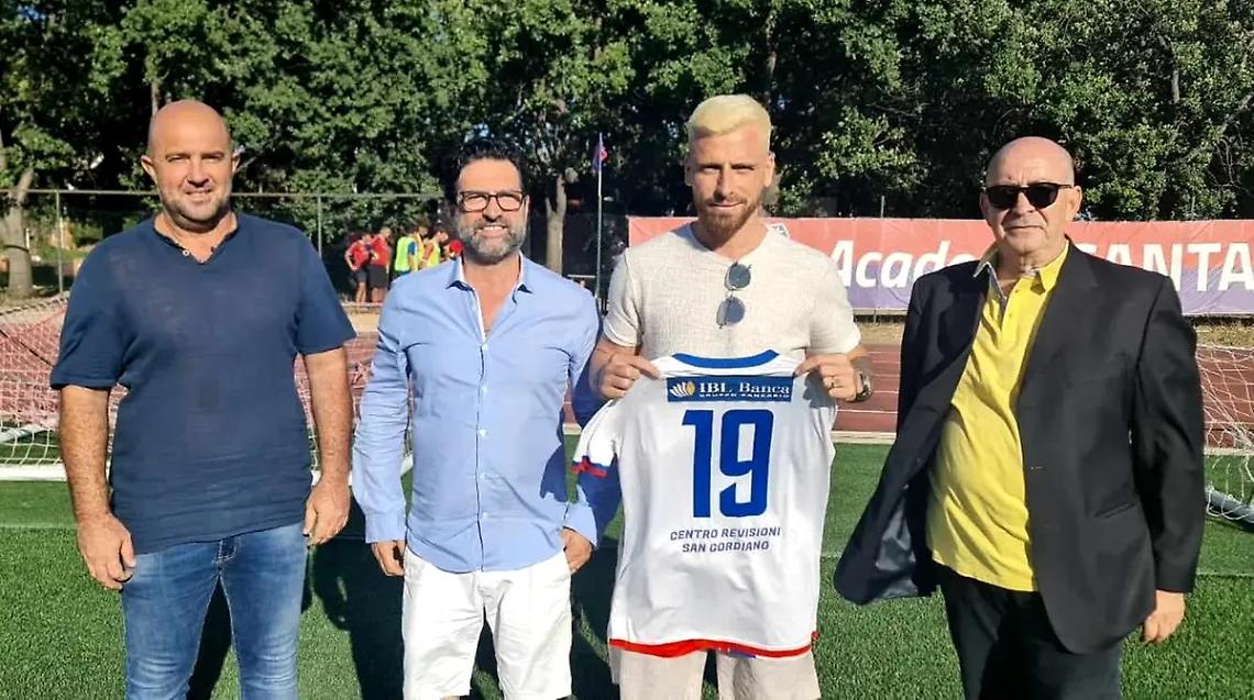 Il Santa Marinella si copre, arriva il difensore Valerio Gentili