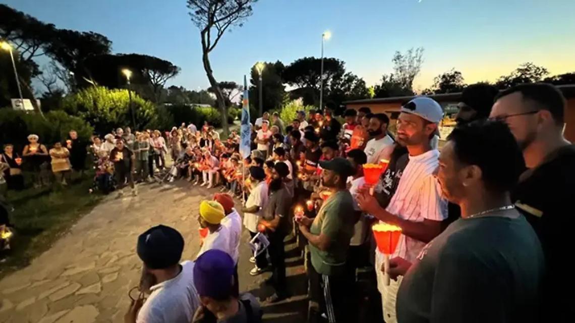 Una fiaccolata in memoria di Satnam: &laquo;Mostrato il vero cuore della comunit&agrave;&raquo;
