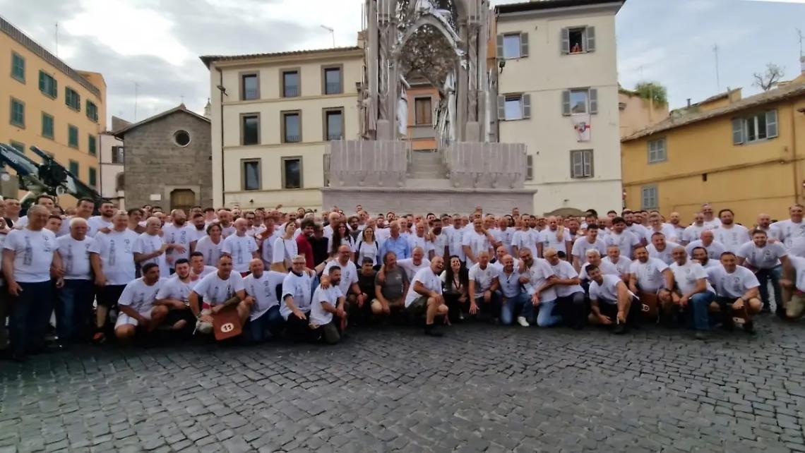 Santa Rosa, per il Trasporto via le tribune