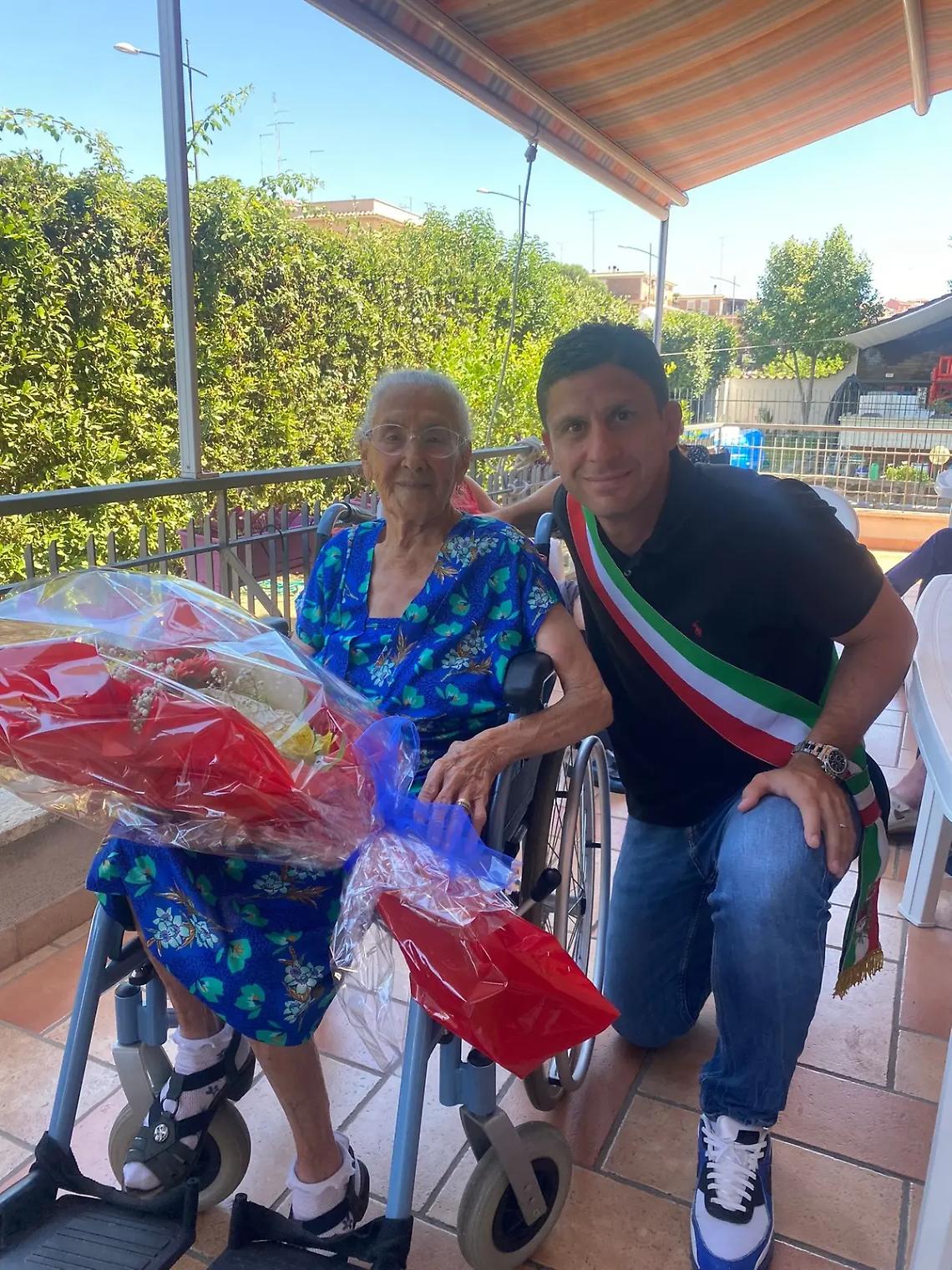 La signora Vincenza spegne 100 candeline