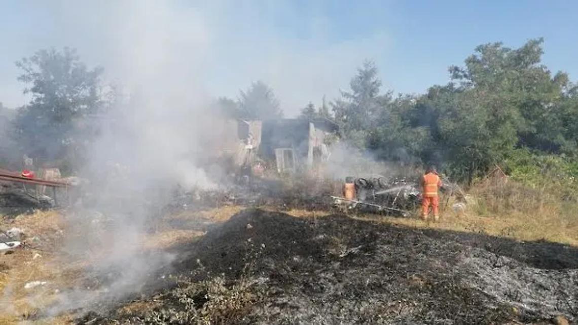 Continua a bruciare la periferia, l&rsquo;ultimo incendio in via dei Montarozzi