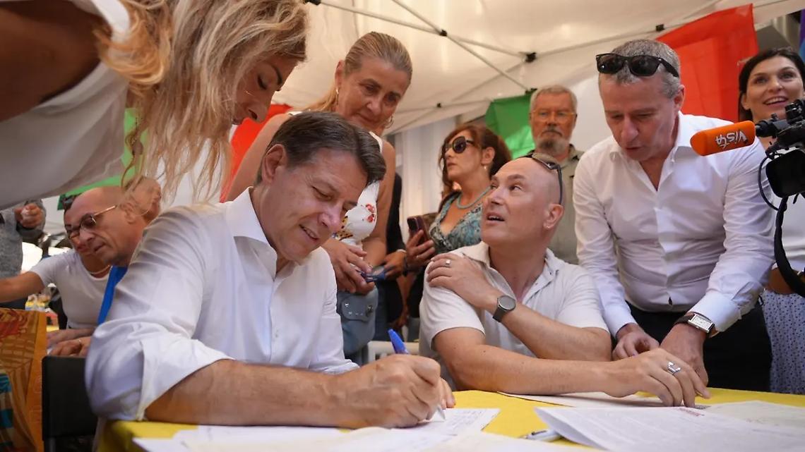 Conte al mercato: &laquo;L&rsquo;Italia non si spacca&raquo;