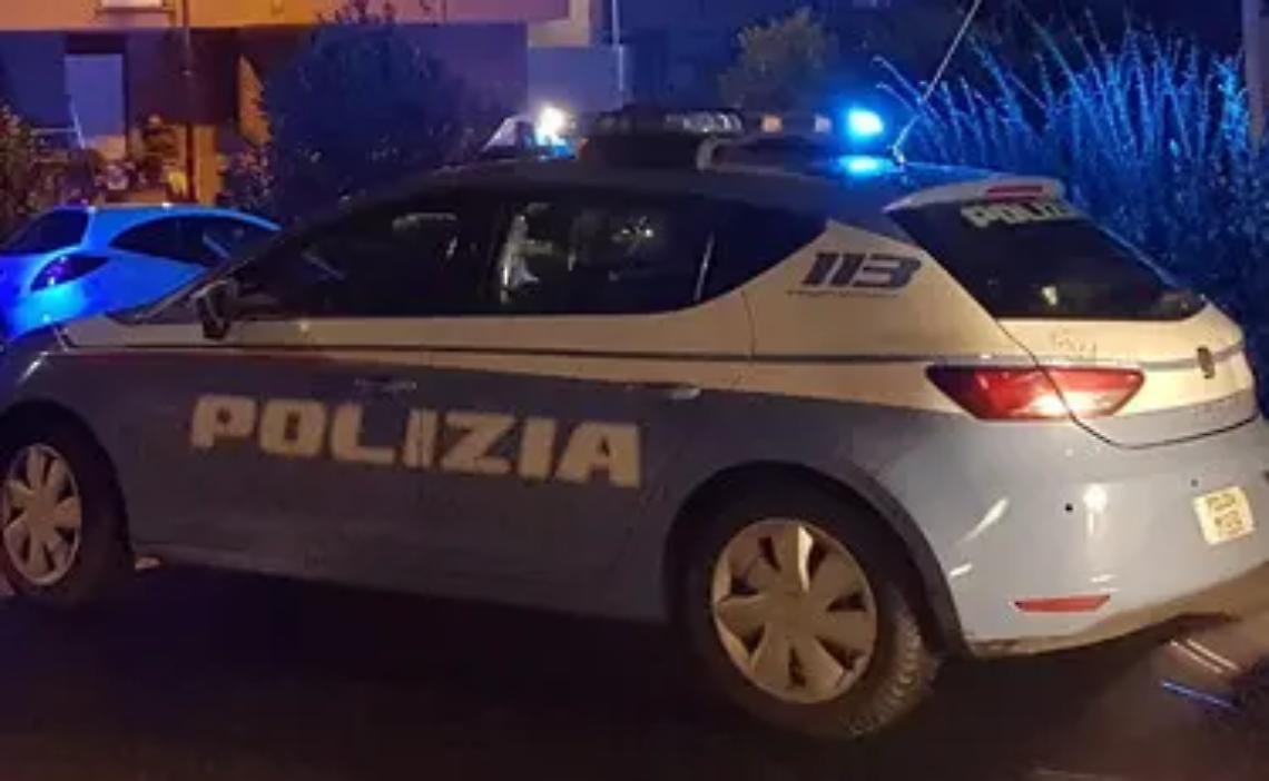 Sotto l&rsquo;effetto di droga scivolano da un tetto, salvati e poi arrestati