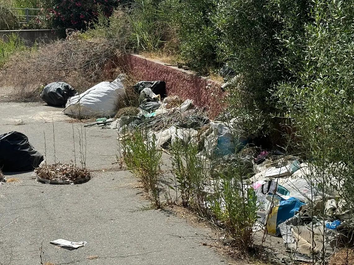 Degrado in zona Torre Valdaliga sud